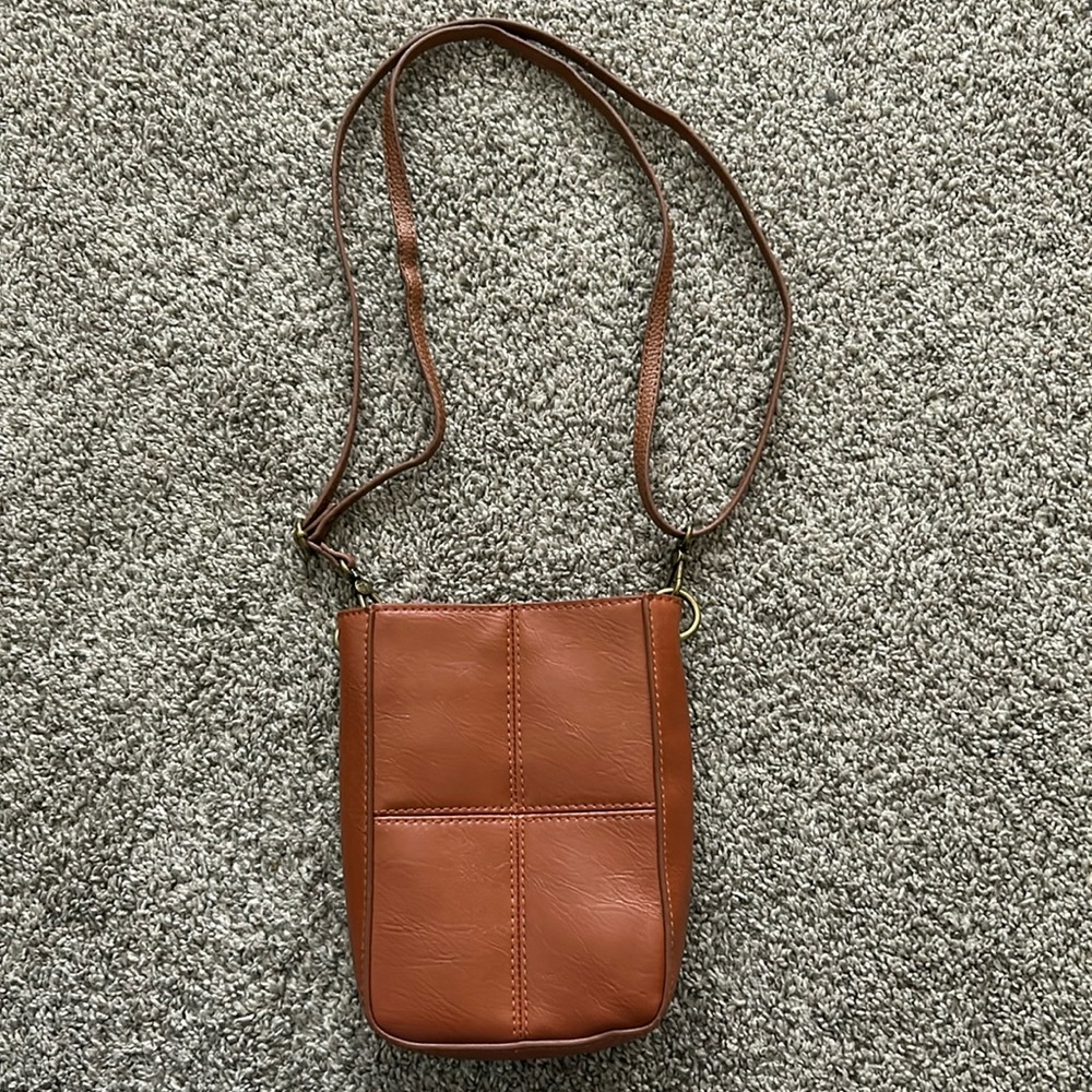 Universal Thread Small Crossbody